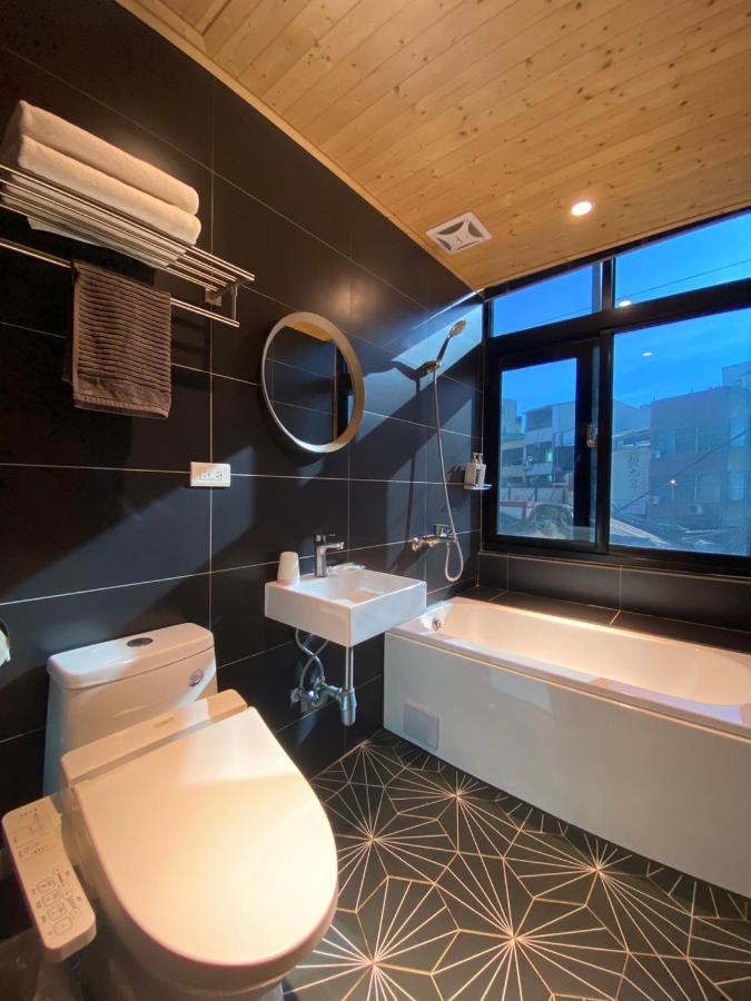 良文旅2館ryou Hotel Vintage - II Tainan Exterior photo